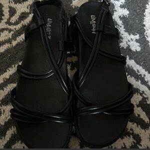 Limelight Women’s 9 Black Strappy Heavyduty Sandals
